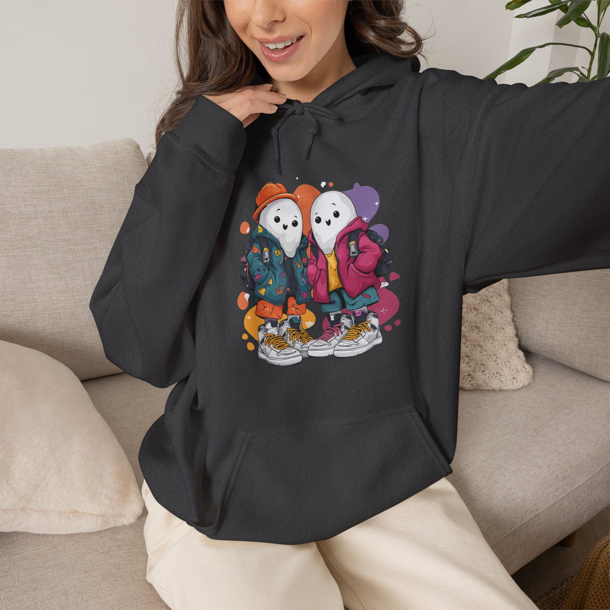 Streetwear Ghost Best Friends Hoodie – Cute Graphic Skater Ghosts Pullover, Matching BFF Sweatshirt, Halloween & Winter Holiday Gift, Unisex Hooded Sweatshirt
