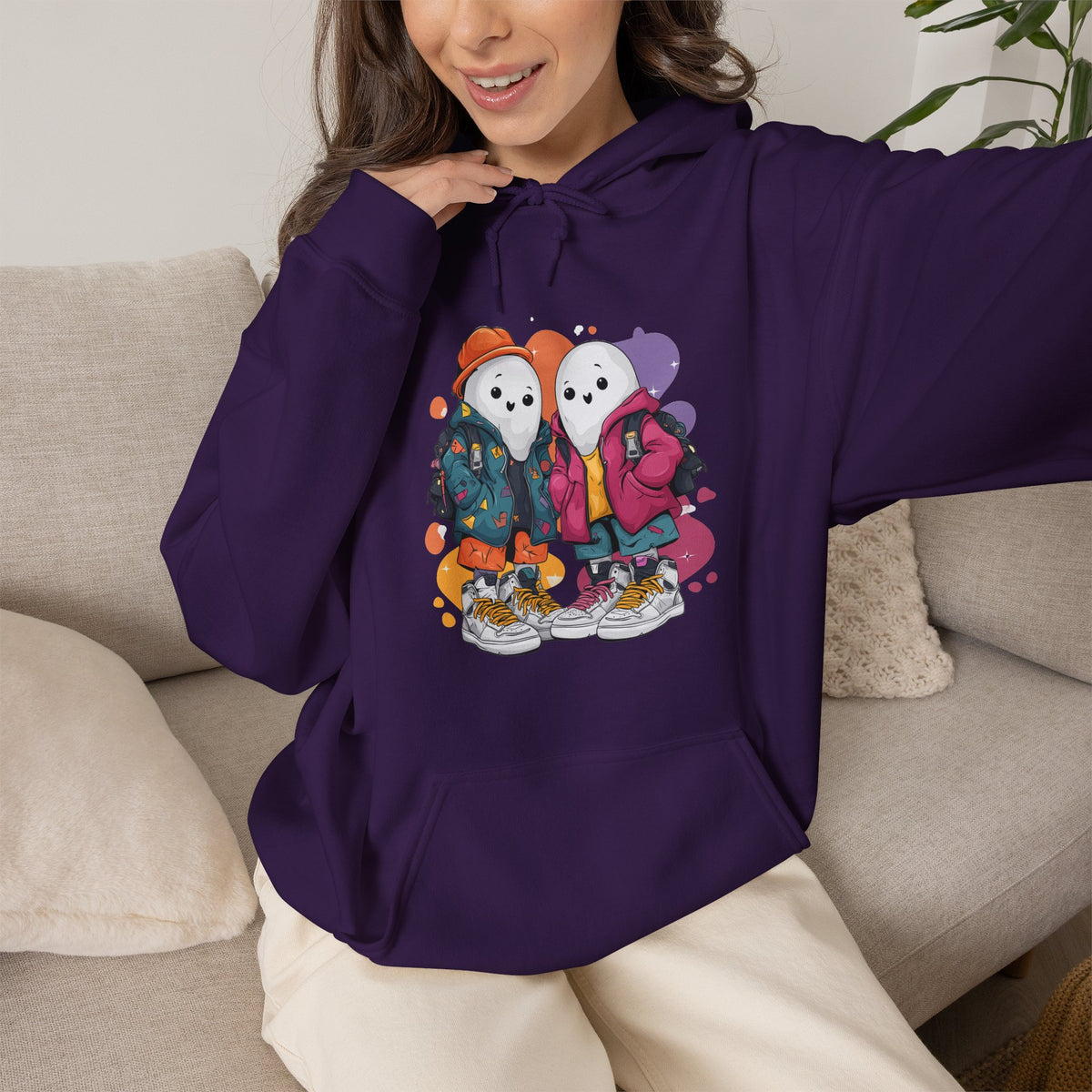 Streetwear Ghost Best Friends Hoodie – Cute Graphic Skater Ghosts Pullover, Matching BFF Sweatshirt, Halloween & Winter Holiday Gift, Unisex Hooded Sweatshirt